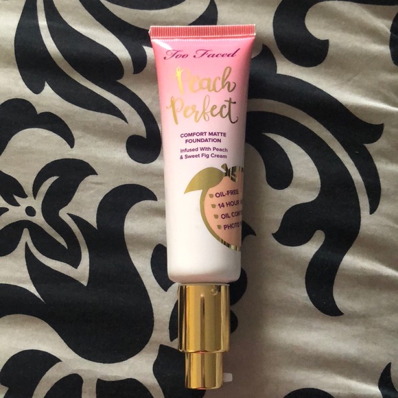 Too Faced Peach Perfect Foundation - Picture 2 of 3